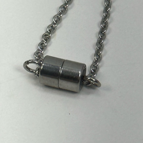 Natural Black Spinel set in Stainless Steel
Jewelry Suite (Ring size 8) - Picture 14 of 14